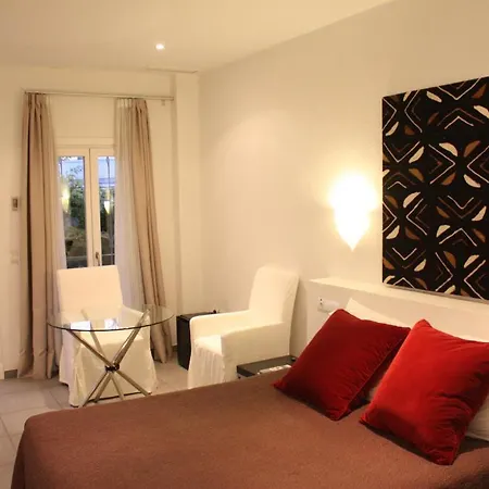 Hotel Chancilleria 3*